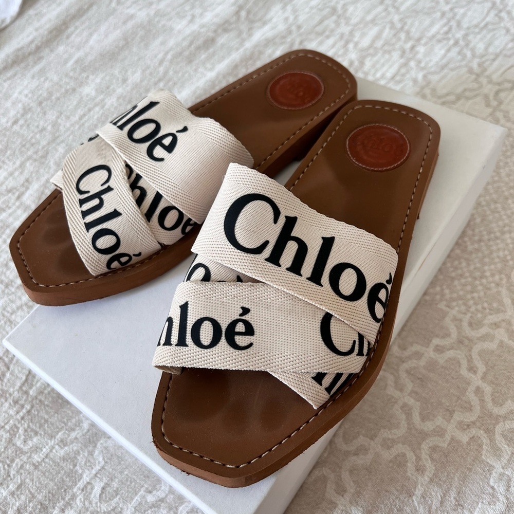 Chloe slippers white